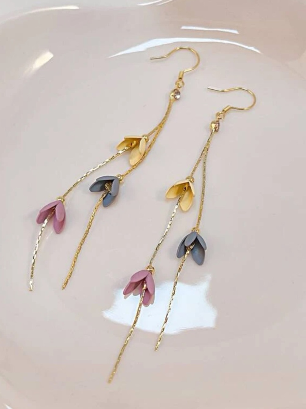 Pastel Floral Drop Earrings NEW 🏷️